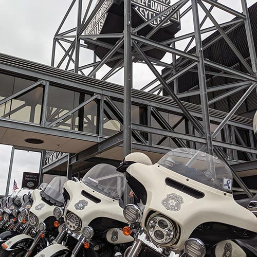 Seer S1602 Harley-Davidson Birch White and Vivid Black Fiberglass Helmet